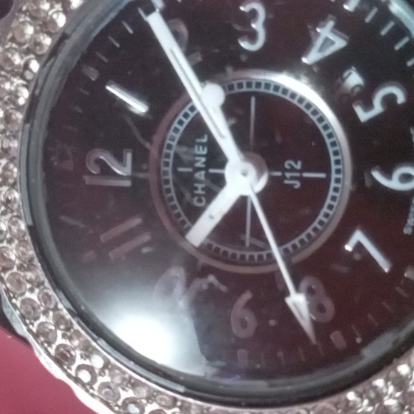 Chanel watch j12 series - Picture 2 of 3